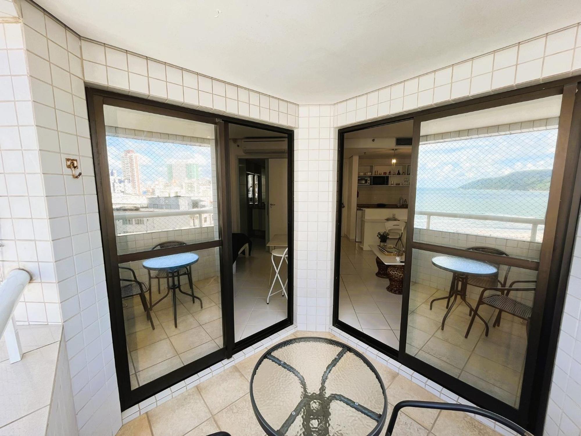 Flat Em Frente Ao Mar Com Piscina Varanda E Ac * Santos (Sao Paulo)