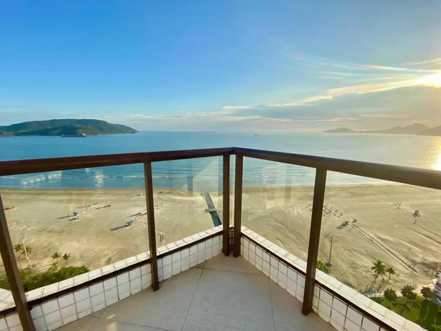 Flat Em Frente Ao Mar Com Piscina Varanda E Ac Santos (Sao Paulo)
